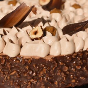 Crunchy entremet chocolat noisette Pâtisseries artisanales en Corse
