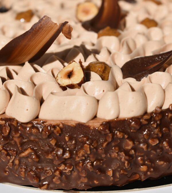 Crunchy entremet chocolat noisette Pâtisseries artisanales en Corse